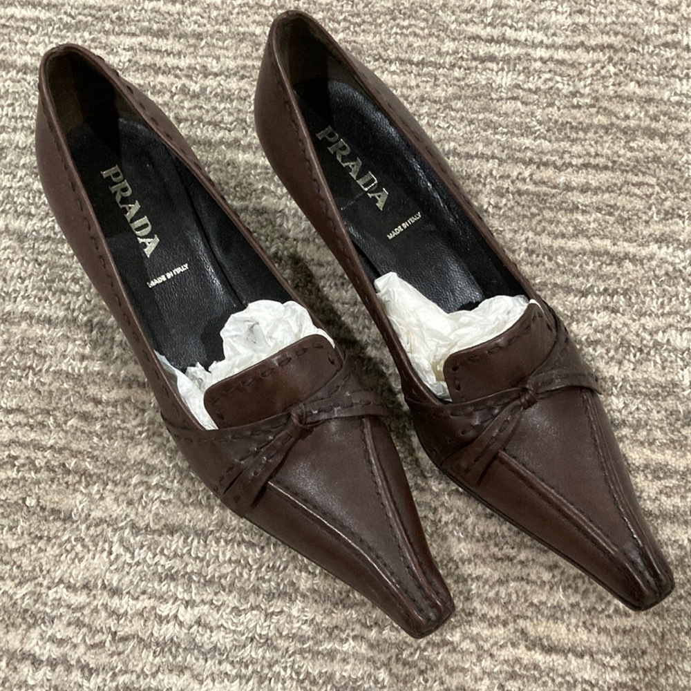 Authentic Prada brown kitten heel loafer sz 5.5